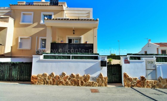 Villa - Resale - San Miguel de Salinas - GAA-83296