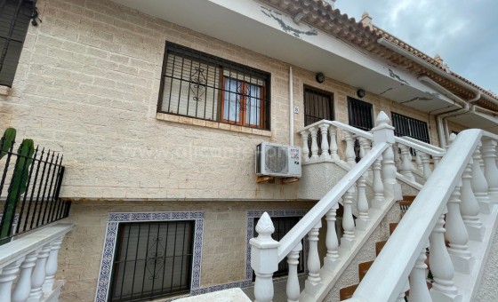 Villa - Resale - Torrevieja - La Mata