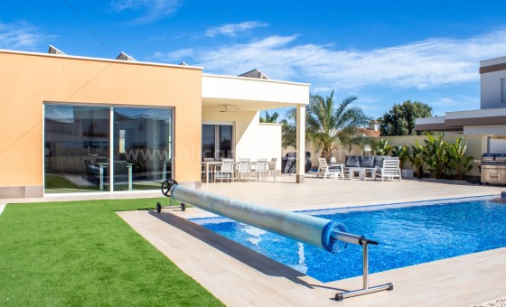 Villa - Resale - Torrevieja - La Siesta