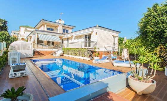 Villa - Resale - Torrevieja - Torre La Mata
