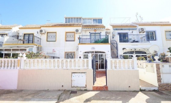 Villa - Resale - Torrevieja - Torrevieja Centro