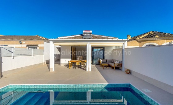 Villa - Resale - Torrevieja - Torrevieja Centro