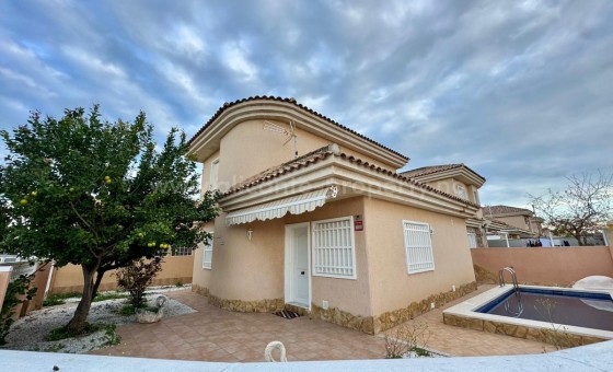 Villa - Resale - Torrevieja - Torrevieja Centro