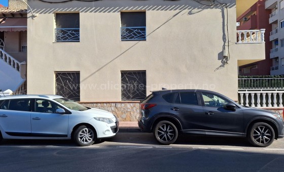 Villa - Resale - Torrevieja - Torrevieja Centro