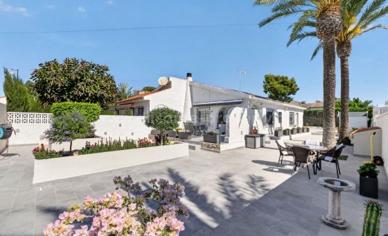 Villa - Resale - Torrevieja - Torrevieja Centro