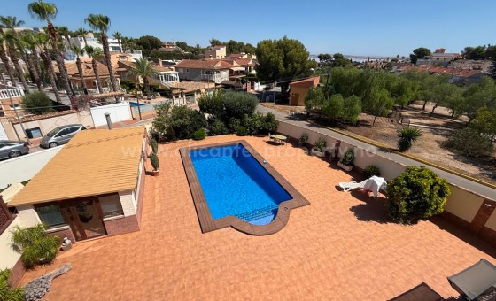 Villa - Resale - Torrevieja - Torrevieja Centro