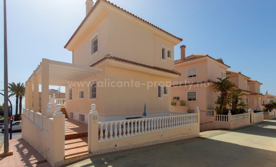 Villa - Resale - Torrevieja - Torrevieja Centro