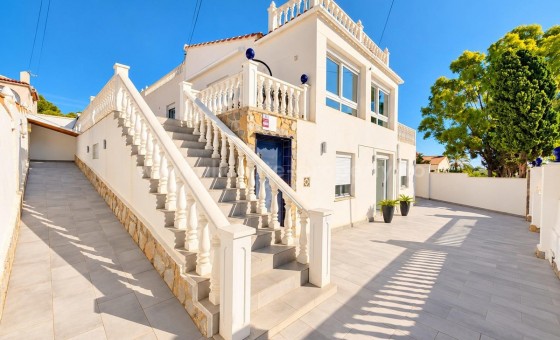 Villa - Resale - Torrevieja - Torrevieja Centro
