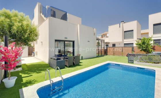 Villa - Resale - Torrevieja -
                Torrevieja