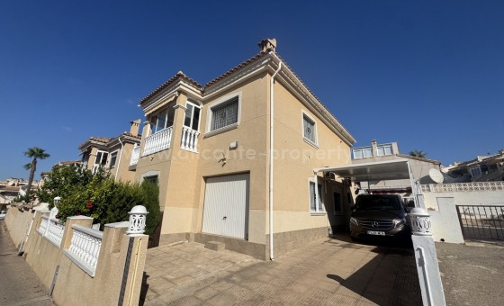 Villa - Resale - Villamartín - DP-20574
