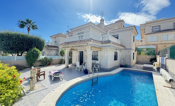 Villa - Resale - Villamartín - Villamartín