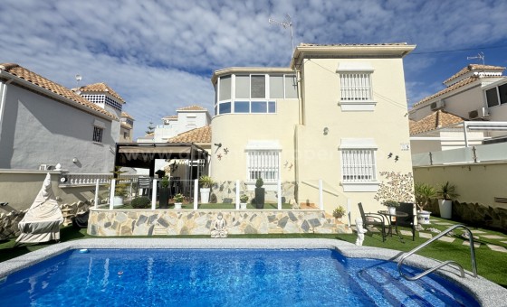 Villa - Resale - Villamartín - Villamartín