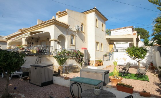 Villa - Resale - Villamartín - Villamartín