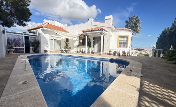 Villa - Resale - Villamartín - Villamartín