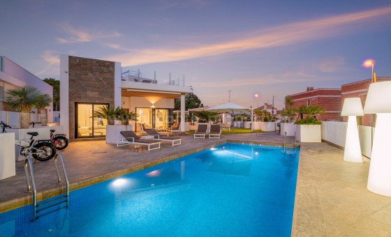 Villa - Resale - Villamartín - Villamartín