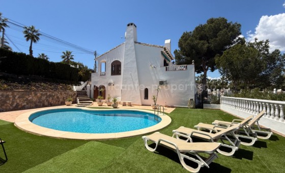 Villa - Resale - Villamartín - Villamartín