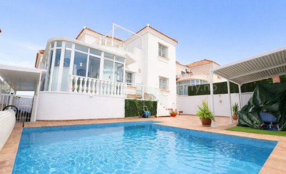 Villa - Resale - Villamartín - Villamartín
