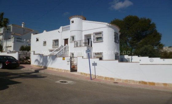Villa - Resale - Villamartín -
                Villamartín