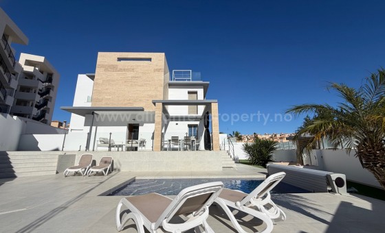 Villa - Resale - Villamartín - Villamartín