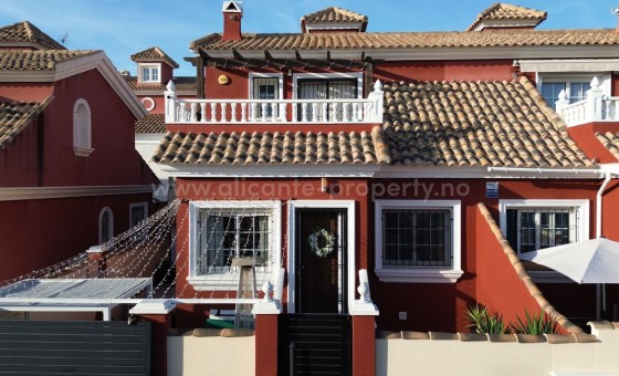 Villa - Resale - Villamartín - Villamartín