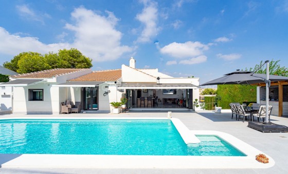 Villa - Resale - Villamartín - Villamartín
