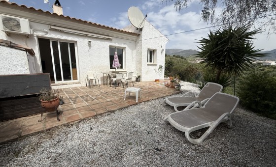 Villa - Resale - Viñuela - Viñuela
