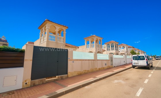 Villa - Reventa - Algorfa -
                Algorfa