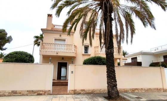 Villa - Reventa - Cabo Roig -
                Cabo Roig