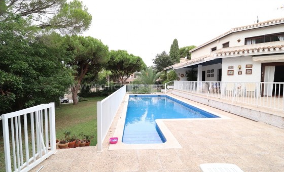 Villa - Reventa - Campoamor -
                Campoamor