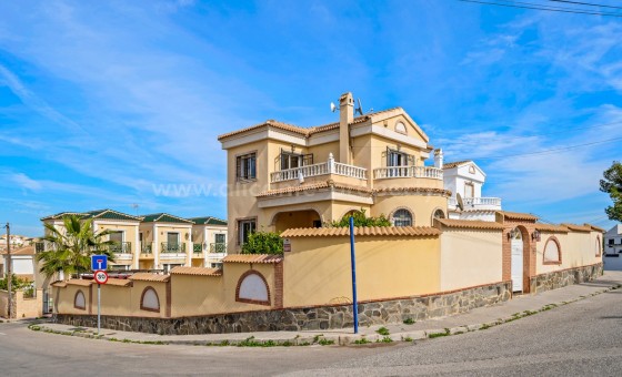 Villa - Reventa - Campoamor - Campoamor