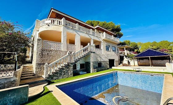 Villa - Reventa - Campoamor -
                Campoamor