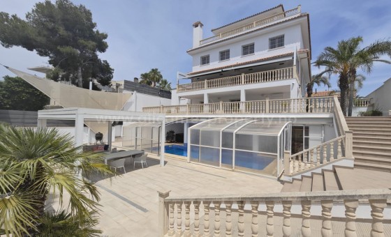 Villa - Reventa - Campoamor -
                Campoamor
