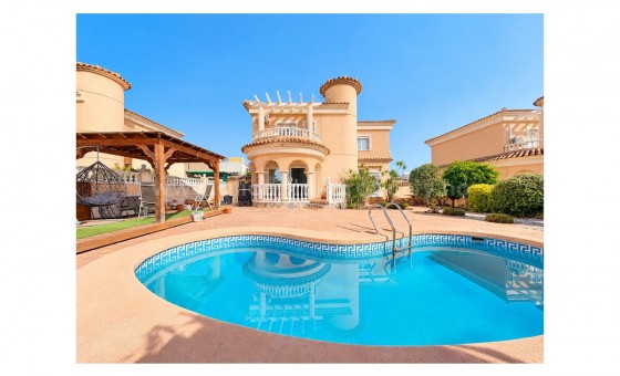 Villa - Reventa - La marina -
                La Marina