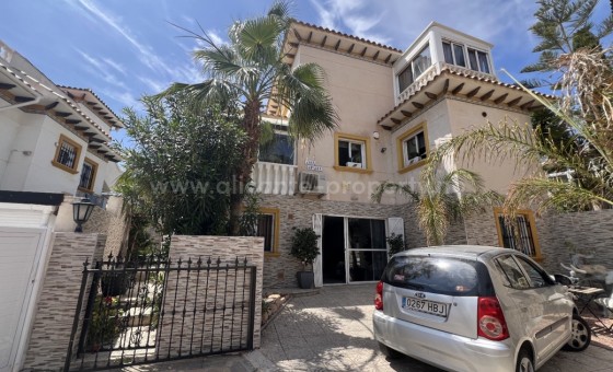 Villa - Reventa - La Zenia -
                La Zenia