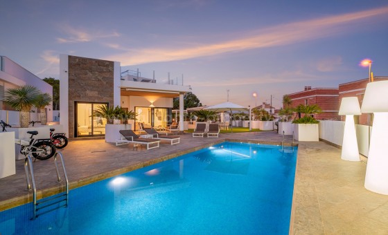 Villa - Reventa - Orihuela Costa - CB-81336