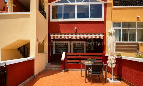 Villa - Reventa - Orihuela -
                Los Altos