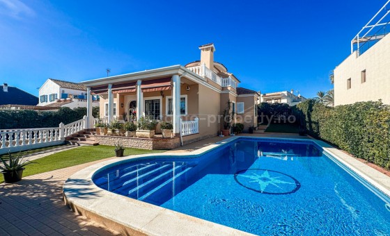 Villa - Reventa - Torrevieja - La Mata