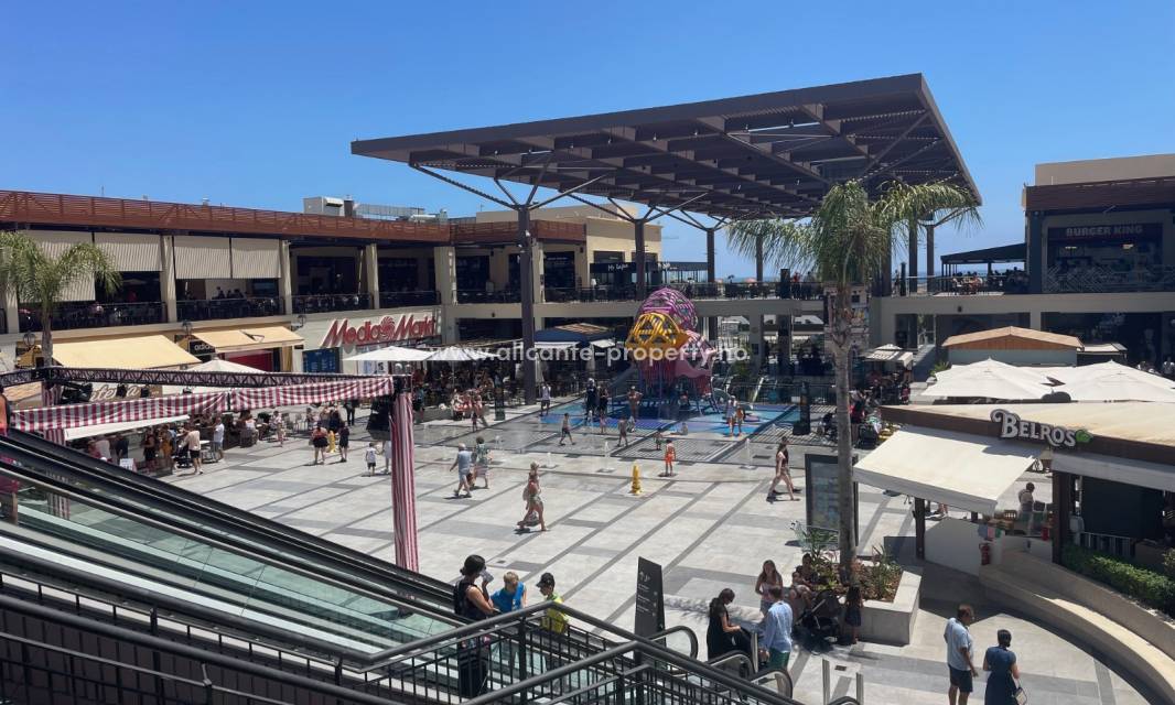 La Zenia og La Zenia Boulevard - leiligheter og boliger nær shoppingsenter/kjøpesenter