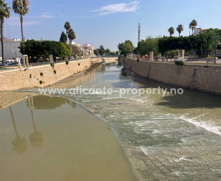 Rojales with Ciudad Quesada is the most popular area in Spain for international residents. Rojales is one of the very few municipalities in all of Spain where there are more foreign residents than Spanish residents.