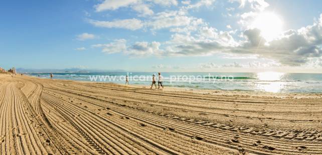 Carabassi Beach i Gran Alacant og Arenales del Sol Beach