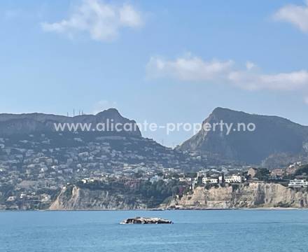 Calpe - En av Alicante-provinsens bolig-favoritter. Det finnes mange prosjekter med forskjellige typer villa/hus, leilighet, rekkehus i Calpe-området