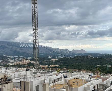 Polop - fra gammel historie til moderne hus og boliger i Polop Hills. Polop er en av de eldste byene med bosetning i Alicante-provinsen. Et område med meget moderne boligbygging med blant annet Polop Hills som et eksklusivt boligområde.