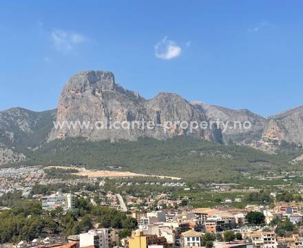 Polop - fra gammel historie til moderne hus og boliger i Polop Hills. Polop er en av de eldste byene med bosetning i Alicante-provinsen. Et område med meget moderne boligbygging med blant annet Polop Hills som et eksklusivt boligområde.