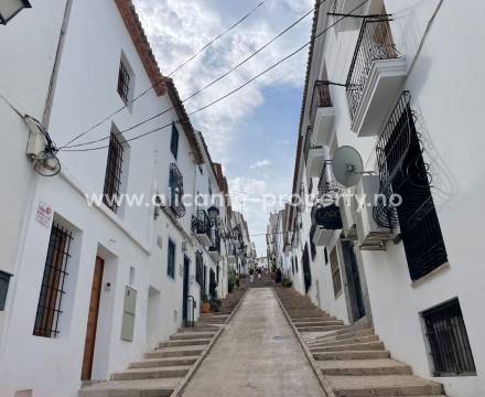 Altea is the most exclusive and romantic residential area in Alicante province - apartment. terraced house, house. Altea is best known for the romantically charming old town, and is often called the white city